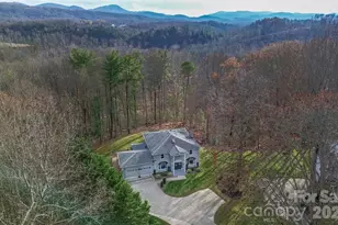 2193 Hawthorne Ln, Wilkesboro, NC 28697 - Photo 3