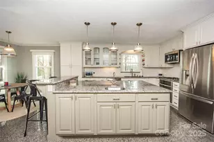 2193 Hawthorne Ln, Wilkesboro, NC 28697 - Photo 11