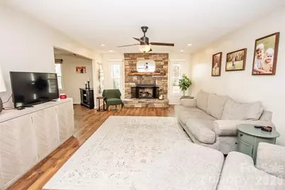 2193 Hawthorne Lane, Wilkesboro, NC 28697 - Photo 17