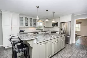 2193 Hawthorne Ln, Wilkesboro, NC 28697 - Photo 13