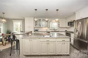 2193 Hawthorne Ln, Wilkesboro, NC 28697 - Photo 11