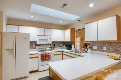 532 Woodfield Lane, Hendersonville, NC 28791 - Photo 9