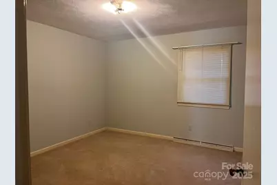 1050 Indian Hill Road, Hendersonville, NC 28791 - Photo 15