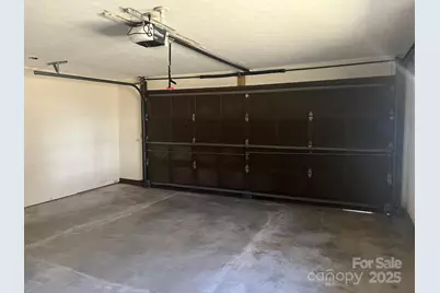 1050 Indian Hill Road, Hendersonville, NC 28791 - Photo 19