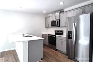 2931 Penninger Cir, Charlotte, NC 28262 - Photo 3