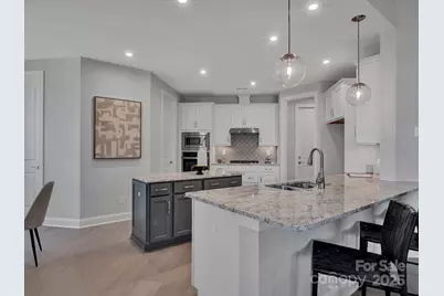 4225 Honey Locust Drive, Charlotte, NC 28215 - Photo 7