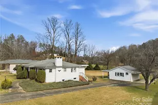 940 Meadowlane Dr NW, Lenoir, NC 28645 - Photo 17