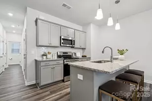 2962 Sloan Dr, Charlotte, NC 28208 - Photo 7