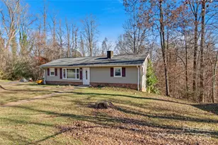 133 South St, Elkin, NC 28621 - Photo 3