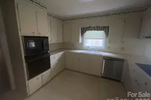 822 Westminster Cir SW, Lenoir, NC 28645 - Photo 5