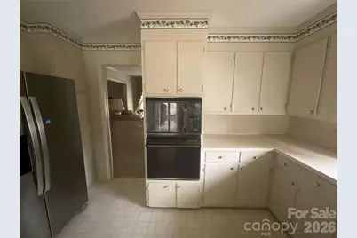 822 Westminster Circle SW, Lenoir, NC 28645 - Photo 7