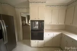 822 Westminster Cir SW, Lenoir, NC 28645 - Photo 7