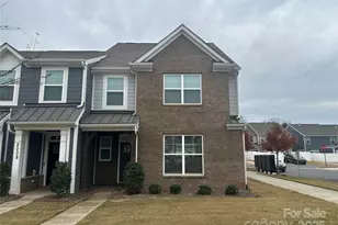 2004 Blewett Dr, Charlotte, NC 28269 - Photo 1