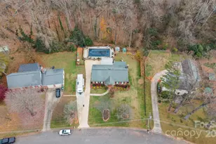 2010 Monticello Dr, Gastonia, NC 28056 - Photo 3
