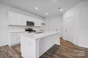 807 Olde England Ln, Lincolnton, NC 28092 - Photo 3