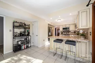 8700 Parkchester Dr, Charlotte, NC 28277 - Photo 3