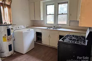 109 S 2nd St, Lilesville, NC 28091 - Photo 5