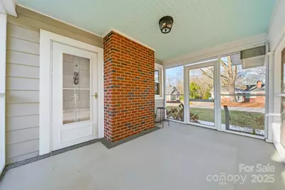 33 20th Avenue NW, Hickory, NC 28601 - Photo 17