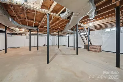 33 20th Avenue NW, Hickory, NC 28601 - Photo 35