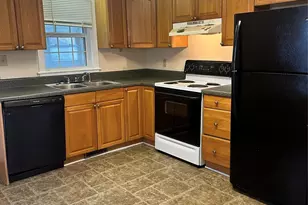 323 W Bingham St, Statesville, NC 28677 - Photo 5