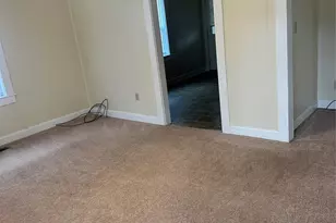 323 W Bingham St, Statesville, NC 28677 - Photo 3