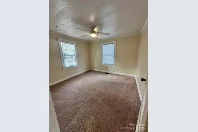 323 W Bingham Street, Statesville, NC 28677 - Photo 7