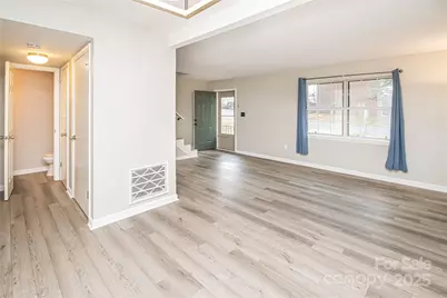 8839 Hunter Ridge Drive, Charlotte, NC 28226 - Photo 7