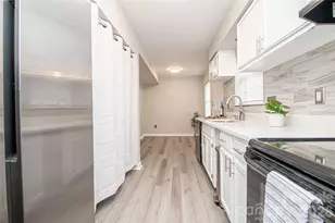 8839 Hunter Ridge Dr, Charlotte, NC 28226 - Photo 15