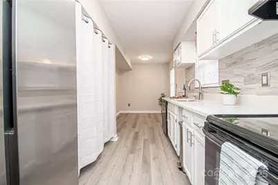 8839 Hunter Ridge Drive, Charlotte, NC 28226 - Photo 15