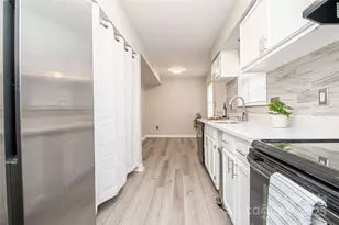 8839 Hunter Ridge Dr, Charlotte, NC 28226 - Photo 15