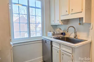 301 W 10th St, Charlotte, NC 28202 - Photo 11