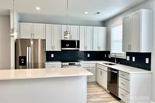 13038 John Bostar Ln, Charlotte, NC 28215 - Photo 15