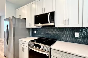 13038 John Bostar Ln, Charlotte, NC 28215 - Photo 9