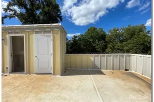 215 Walnut Ave, Charlotte, NC 28208 - Photo 5