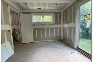 215 Walnut Ave, Charlotte, NC 28208 - Photo 11