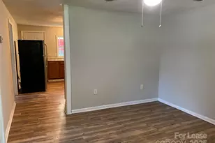 324 Pryor St, Gastonia, NC 28052 - Photo 3