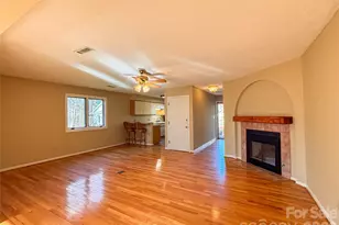 1011 21st Ave NE, Hickory, NC 28601 - Photo 5
