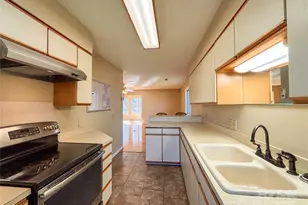 1011 21st Ave NE, Hickory, NC 28601 - Photo 11