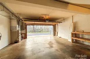 1011 21st Ave NE, Hickory, NC 28601 - Photo 29