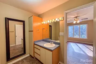 1011 21st Ave NE, Hickory, NC 28601 - Photo 17