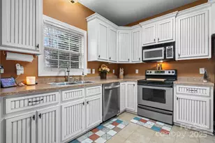 107 Maplewood Ct, Hudson, NC 28638 - Photo 9