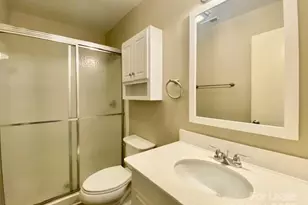 2106 Wellwood Cir, Charlotte, NC 28212 - Photo 9