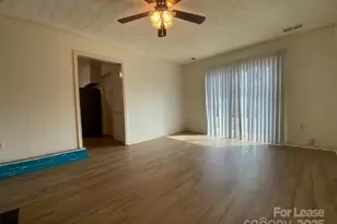 2106 Wellwood Cir, Charlotte, NC 28212 - Photo 5