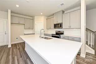 8041 Hidden Spgs Trl, Charlotte, NC 28216 - Photo 5