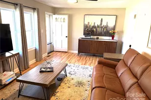 401 Bradshaw Ave, Hendersonville, NC 28792 - Photo 9