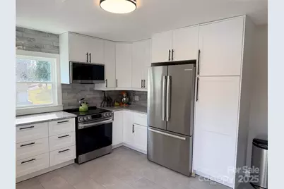 401 Bradshaw Avenue, Hendersonville, NC 28792 - Photo 13