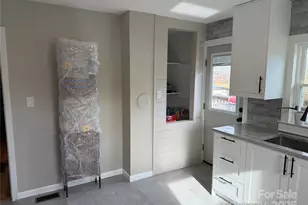 401 Bradshaw Ave, Hendersonville, NC 28792 - Photo 15