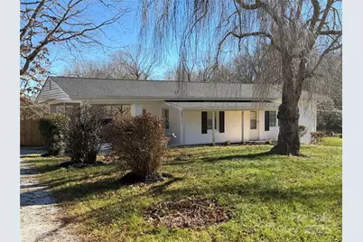 401 Bradshaw Avenue, Hendersonville, NC 28792 - Photo 3