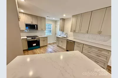 7401 Sheffingdell Drive, Charlotte, NC 28226 - Photo 3