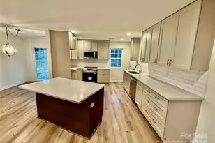 7401 Sheffingdell Dr, Charlotte, NC 28226 - Photo 5